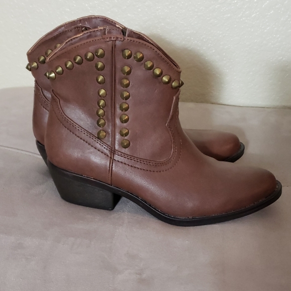 Booties - Picture 4 of 4